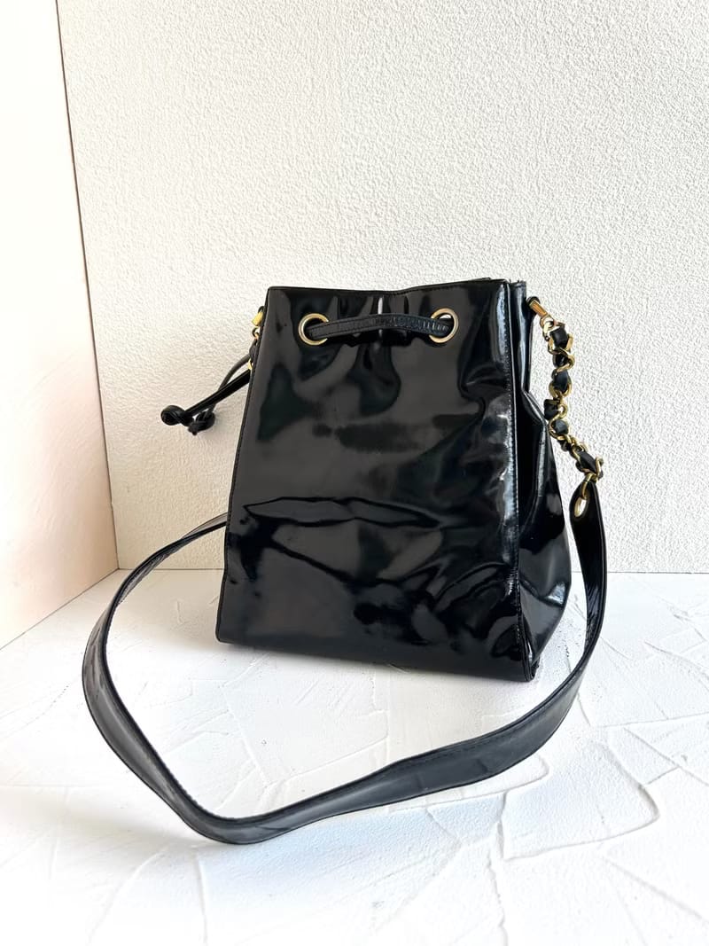 Pre-owned Chanel Black and Gold Patent Leather Chain Bucket Bag/Shoulder Bag/Crossbody Bag