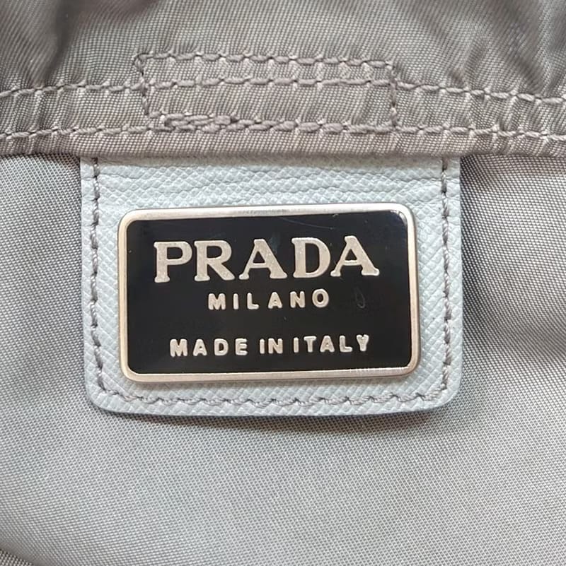 Prada 銀灰色銀標雙肩包/後背包/背囊
