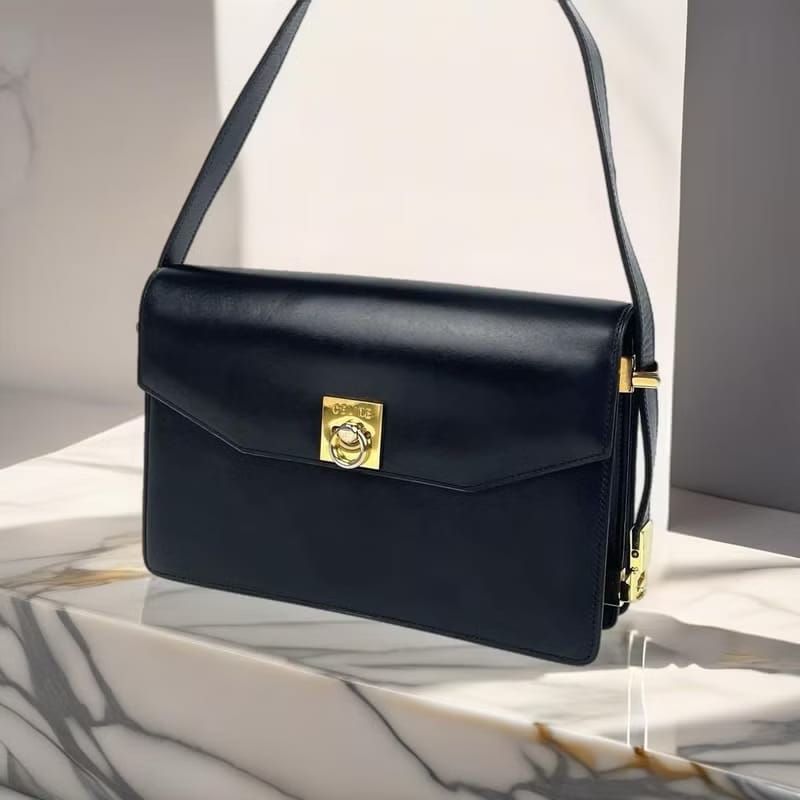 中古Celine黑色金扣翻蓋盒子皮革包 / 側背包