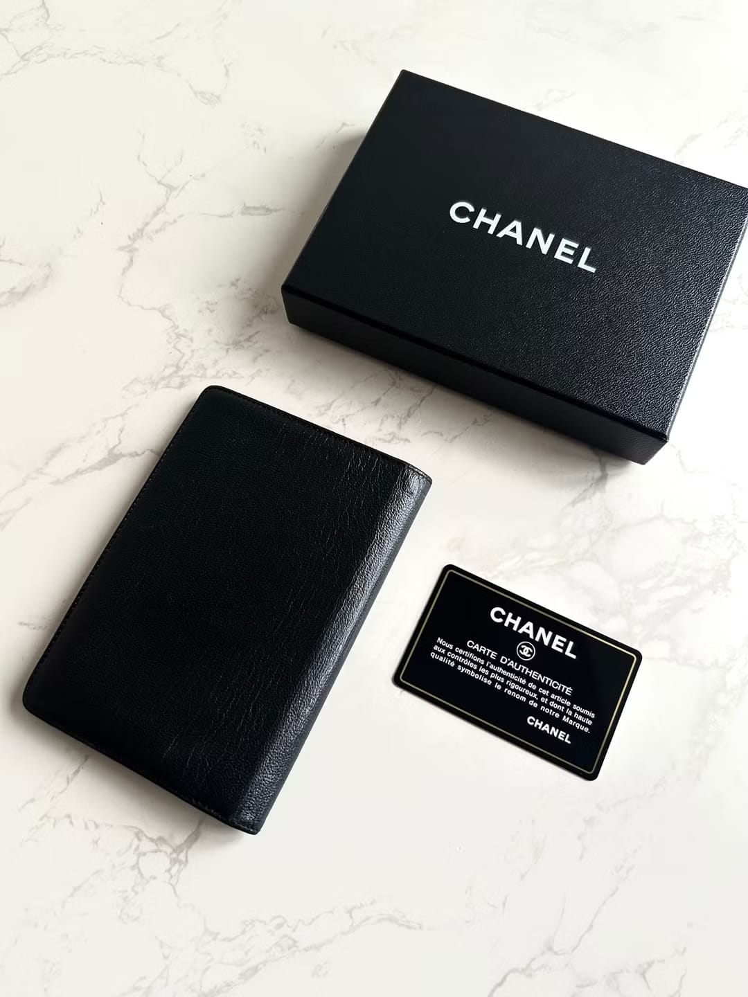 Chanel黑色皮革中短夾/旅行護照套/錢包