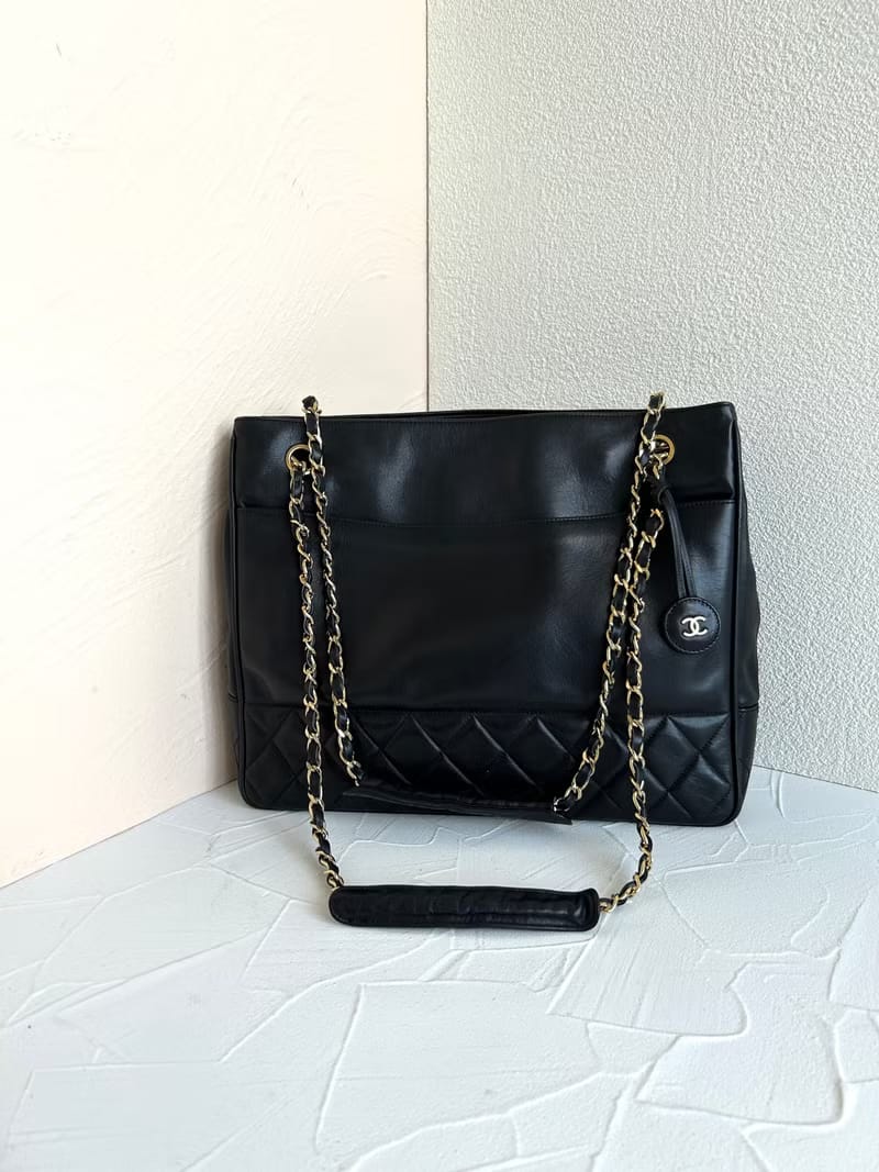 Pre-owned Chanel Matelassé Black and Gold Leather Chain Tote Bag / Shoulder Bag / Crossbody Bag