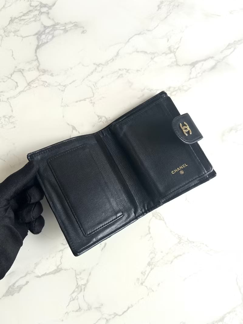 中古二手Chanel黑色小羊皮金扣皮革中短夾銀包