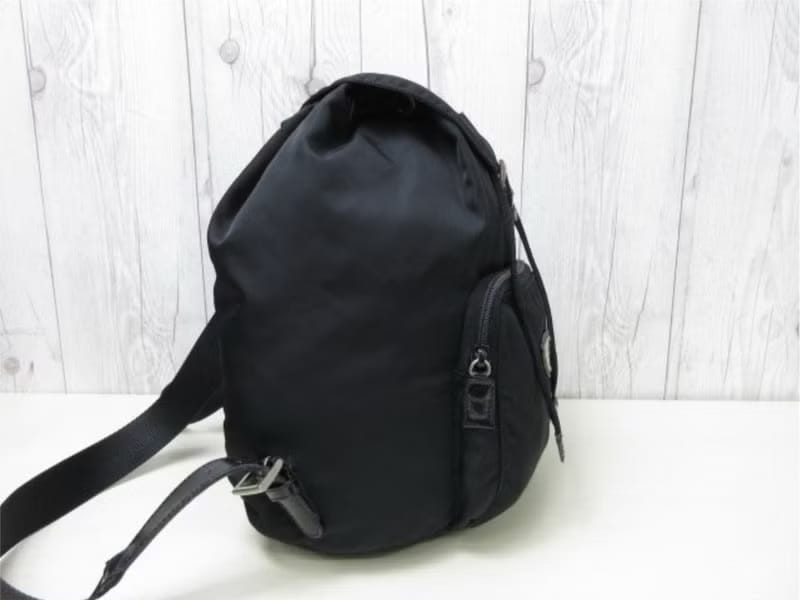 Prada黑色銀標尼龍雙肩包/後背包/背囊