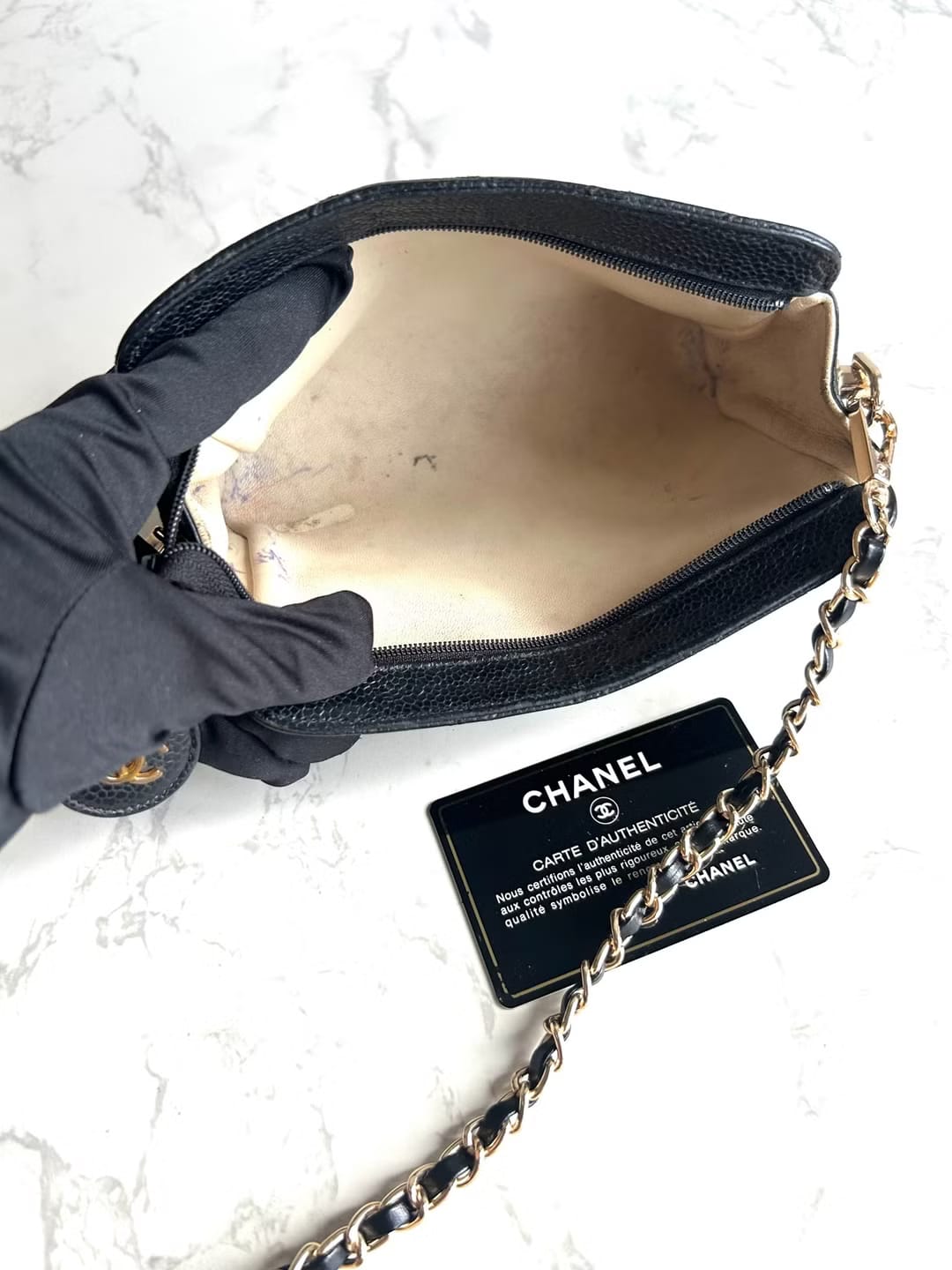 Chanel黑色魚子醬皮革斜背包/單肩包/側背包