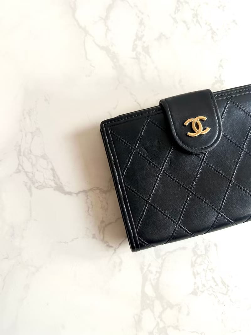 Chanel 黑色小羊皮革口金包/中夾/銀包/短夾