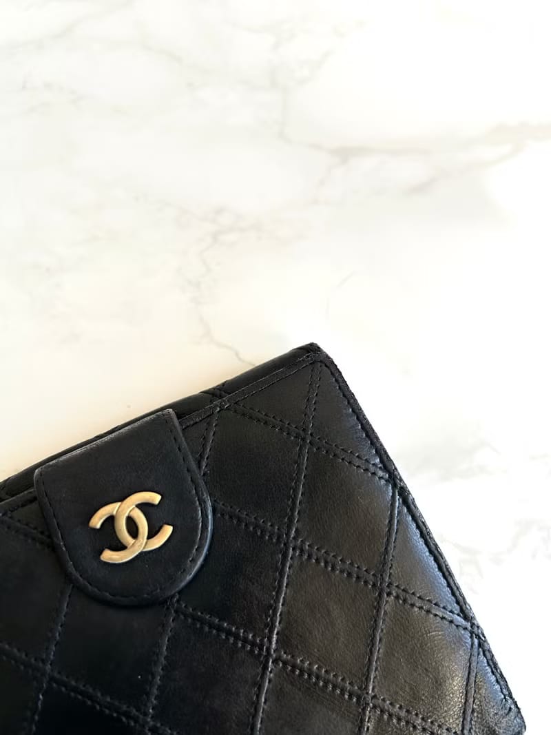 Chanel雙面小羊皮革黑色短夾/小銀包