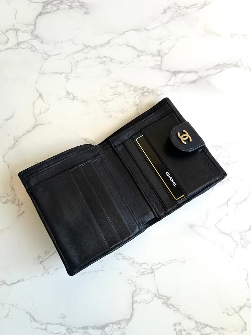 Chanel雙面小羊皮革黑色短夾/小銀包