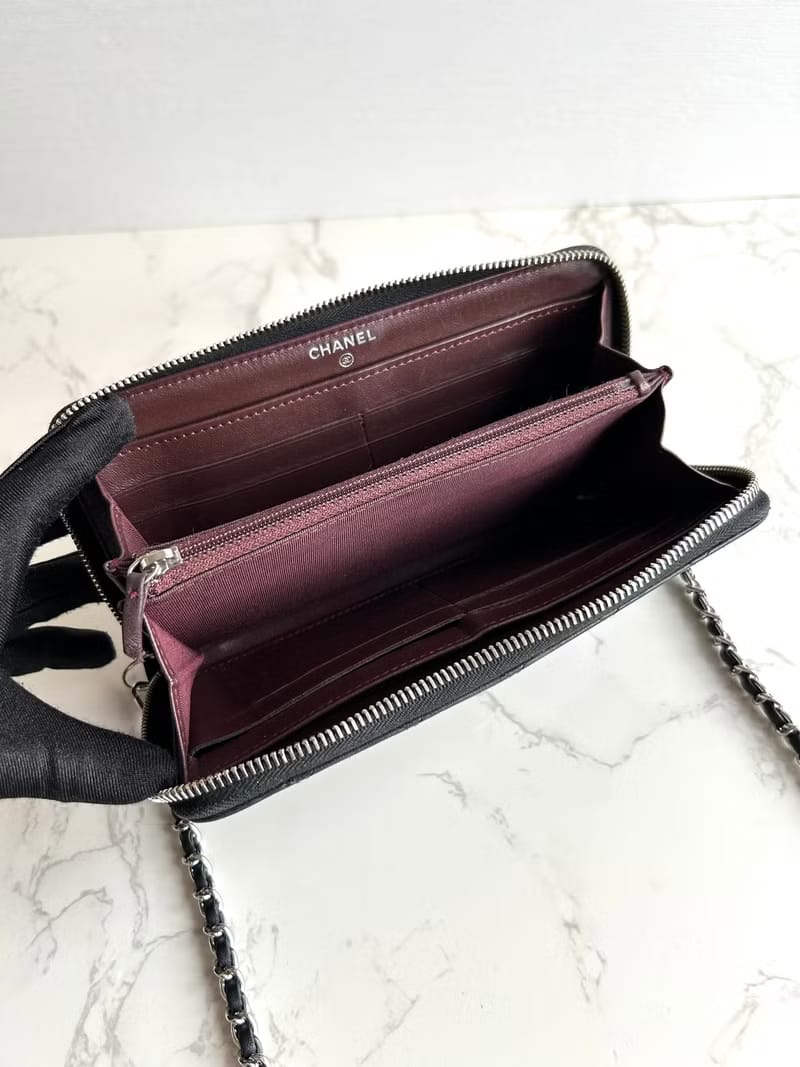 Chanel black WOC leather side bag/oblique bag/long clip