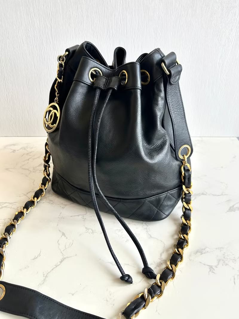 Chanel黑色金扣水桶包/側背包/單肩包/斜背包