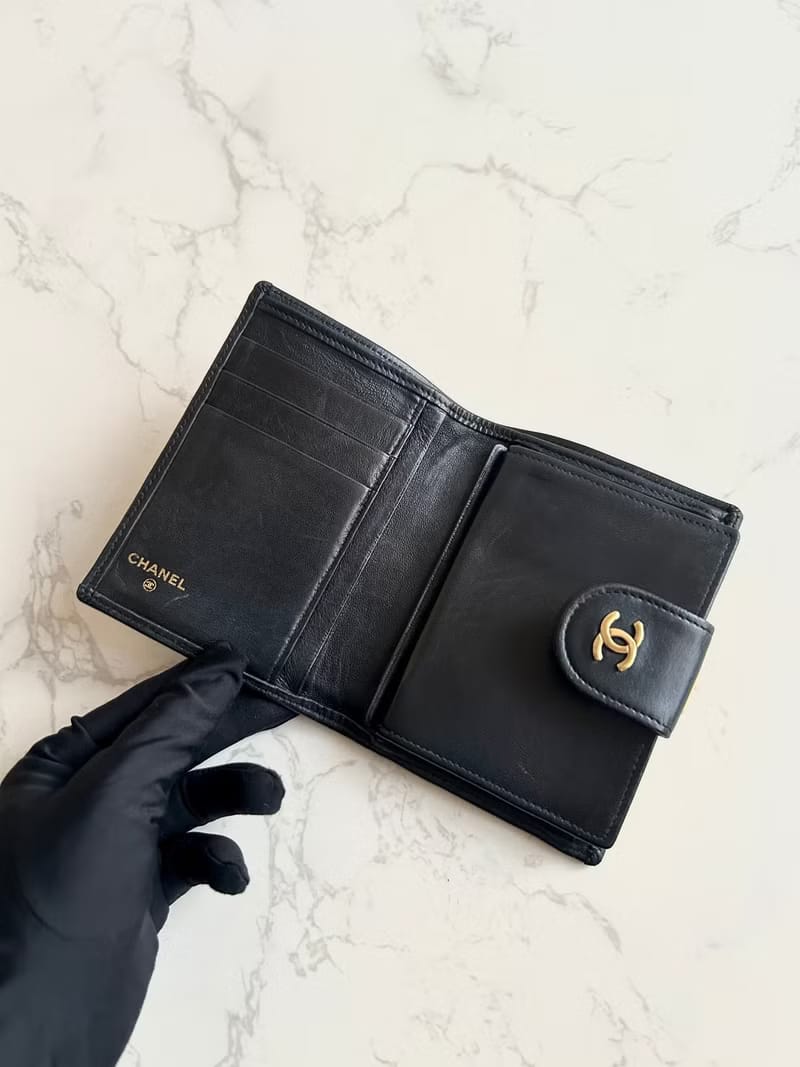 Chanel 黑色小羊皮革口金包/中夾/銀包/短夾