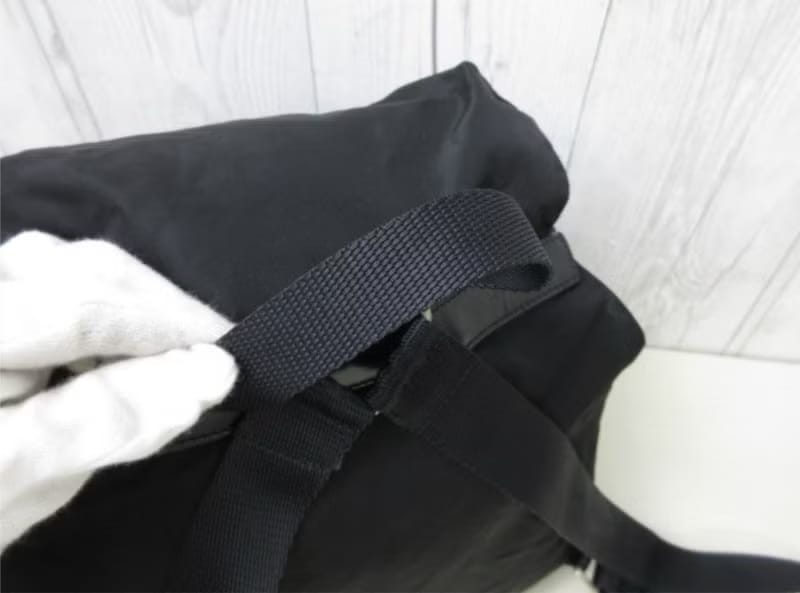 Prada黑色銀標尼龍雙肩包/後背包/背囊