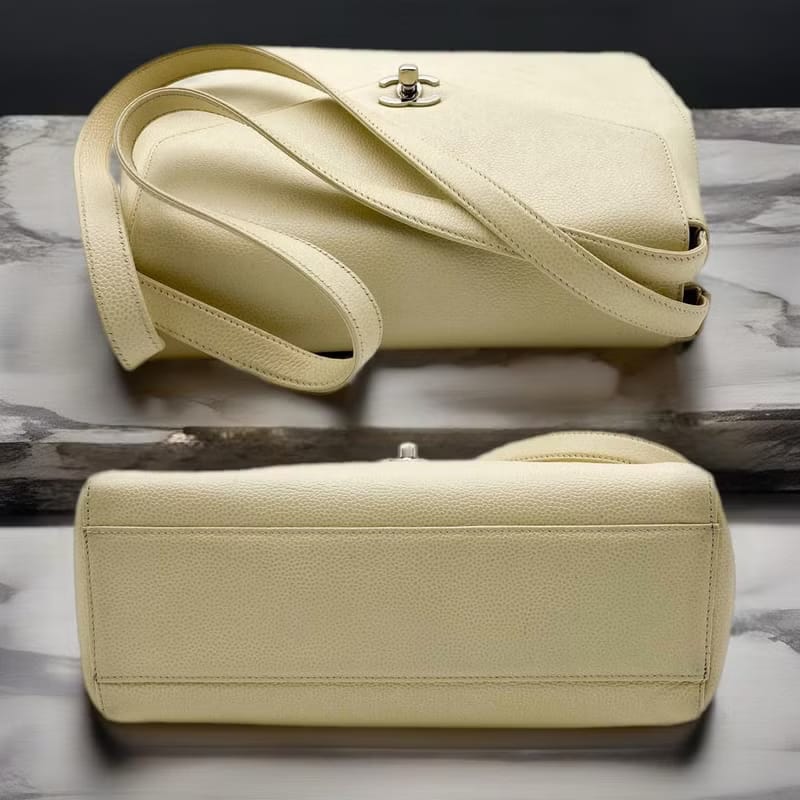 Chanel米白色魚子醬皮革凱莉單肩包/托特包/側背背