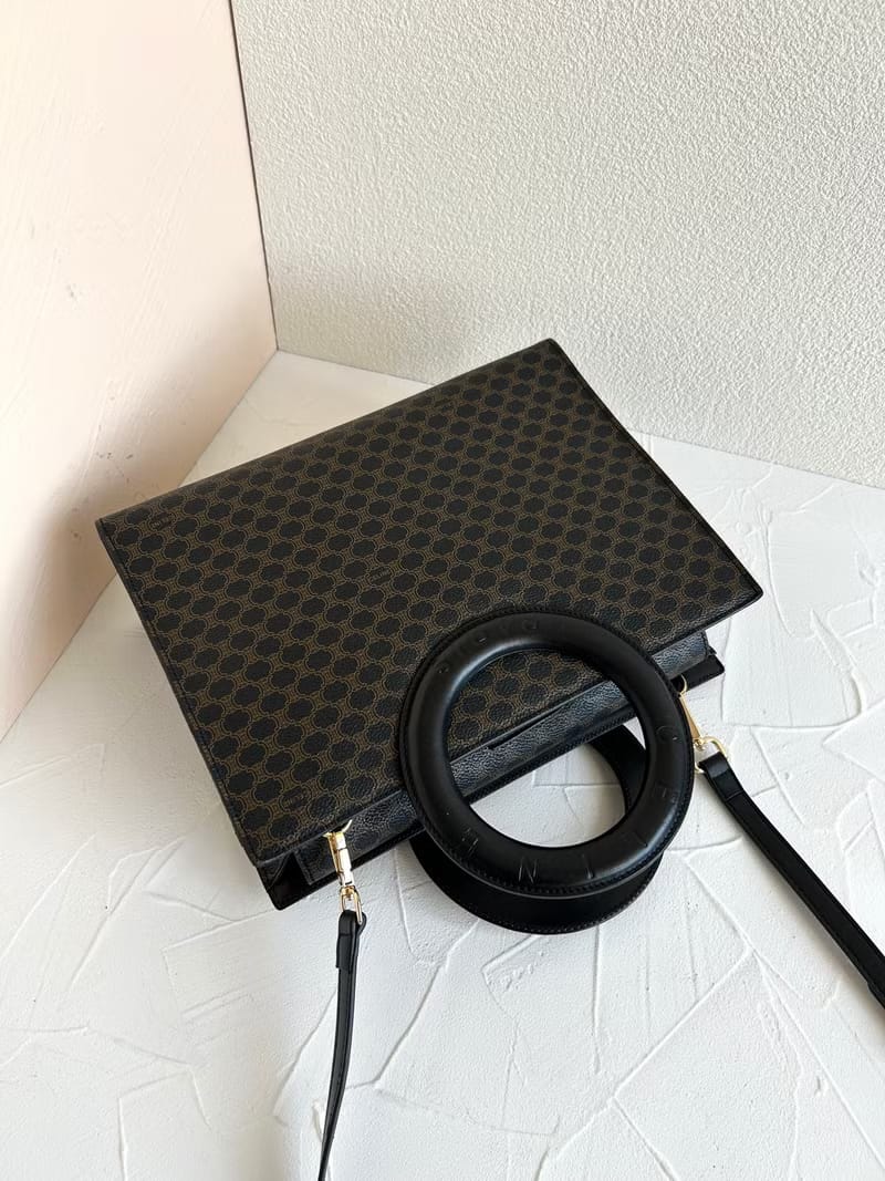 Second-hand Celine large leather ring black monogram tote bag/crossbody bag/side bag