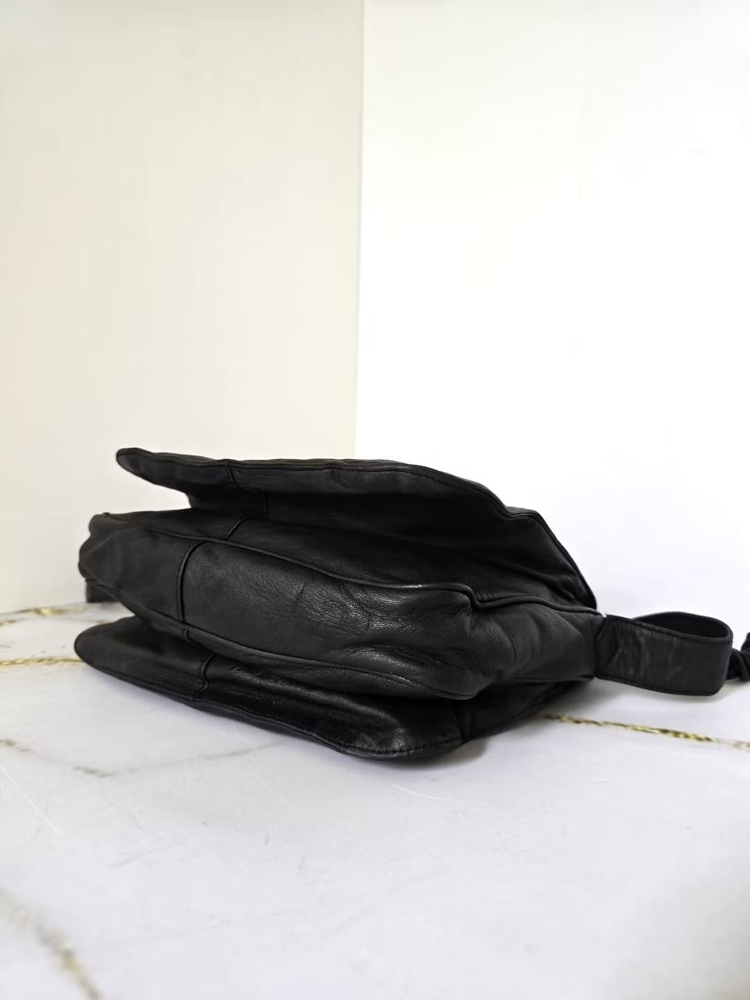 Loewe黑色納帕皮革抽繩水桶包/側背包/斜背包/單肩包