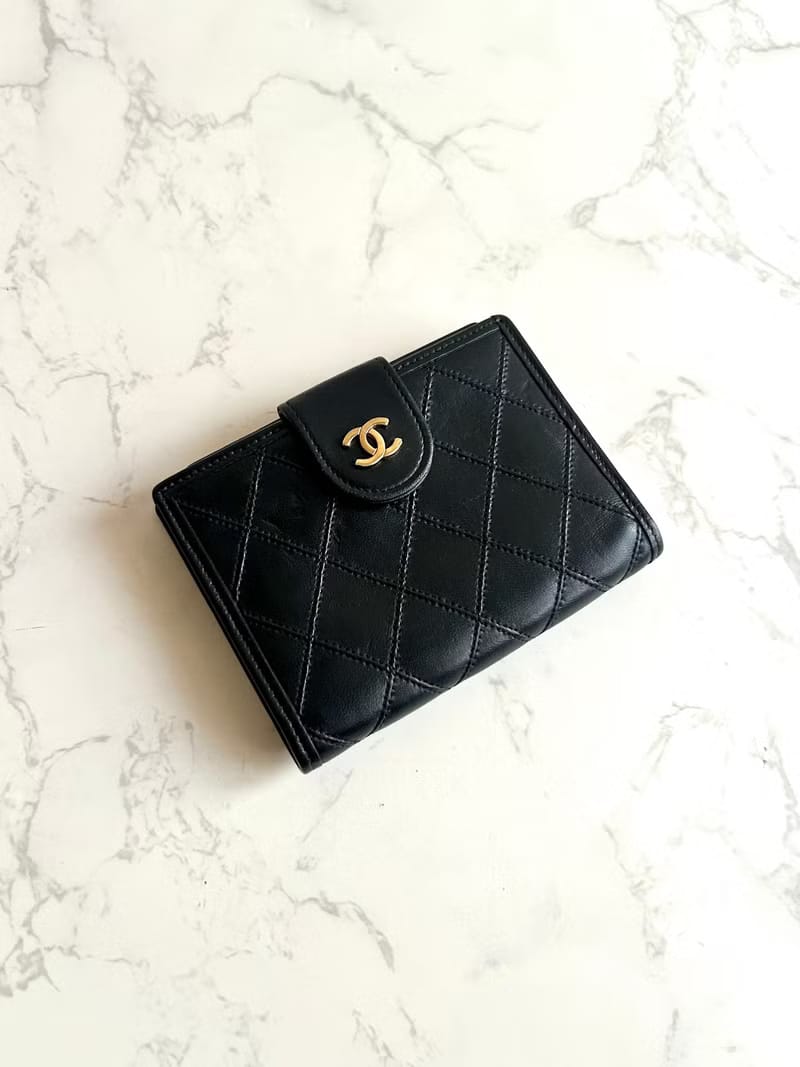 Chanel 黑色小羊皮革口金包/中夾/銀包/短夾