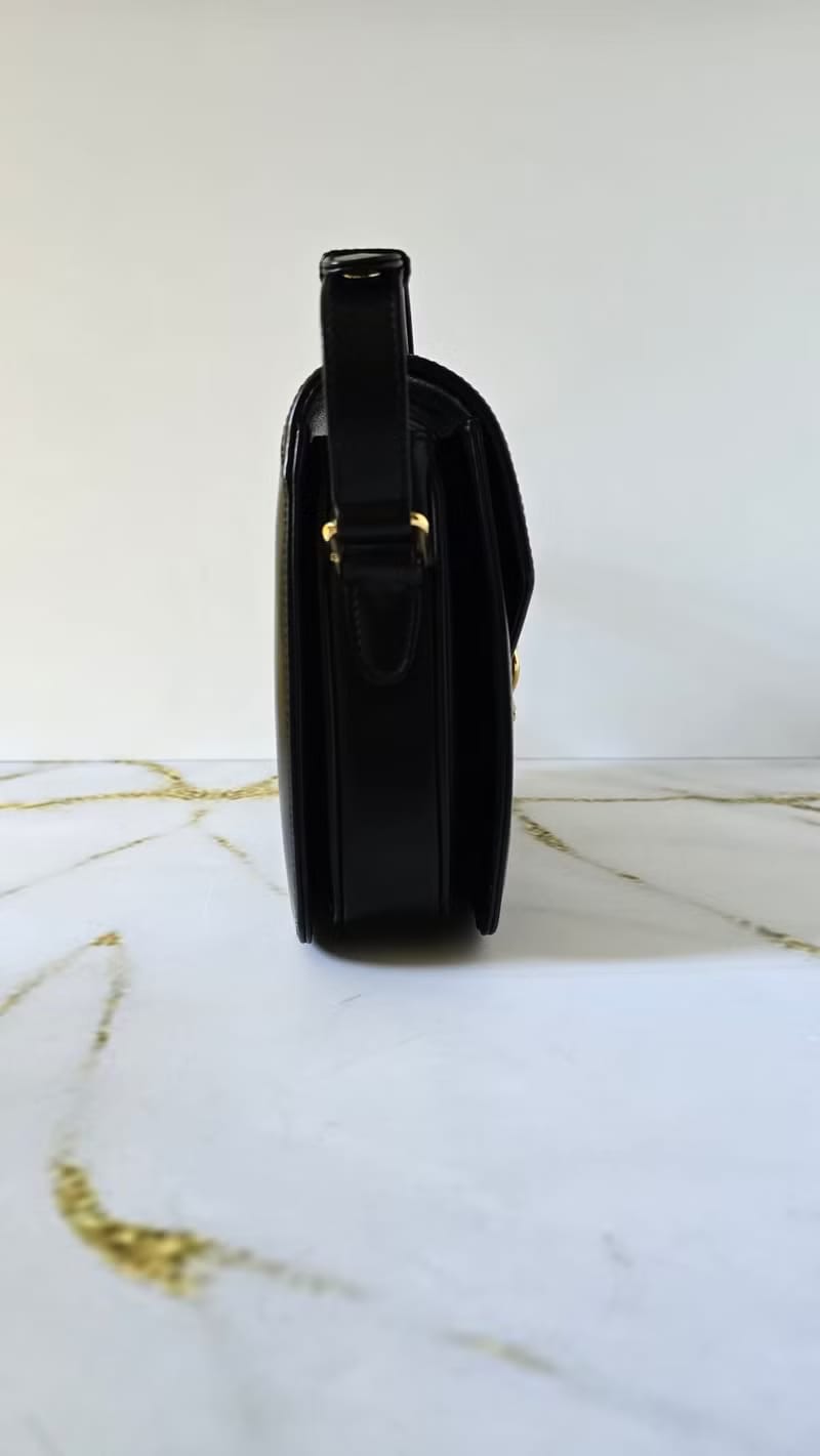 Gucci 雙麻花旋轉扣黑金翻蓋包/斜背包/側背包/單肩包