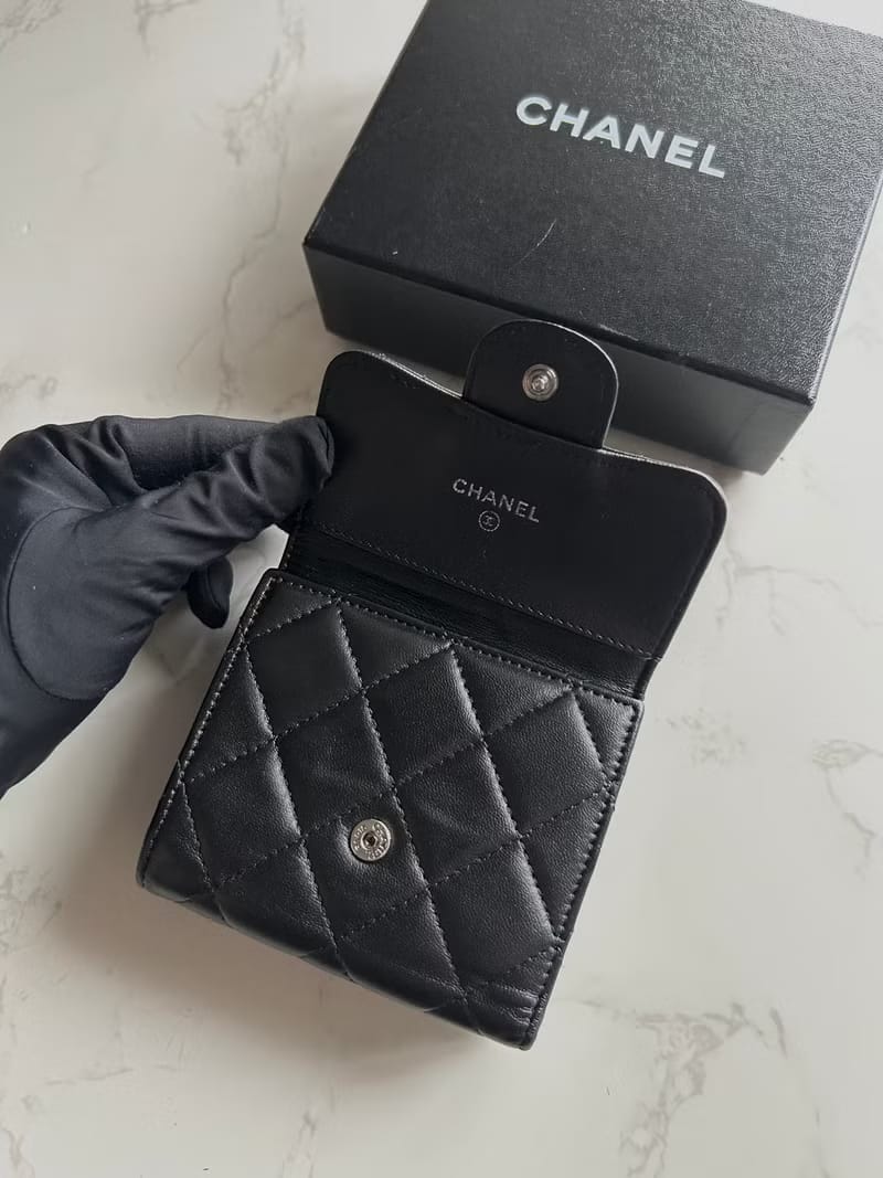 Chanel雙面黑銀色小羊皮革短夾/皮夾 錢包/中夾