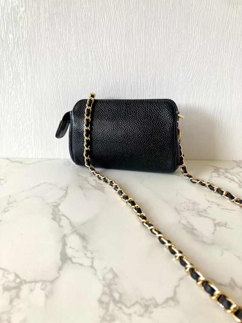 Chanel黑色魚子醬皮革斜背包/單肩包/側背包