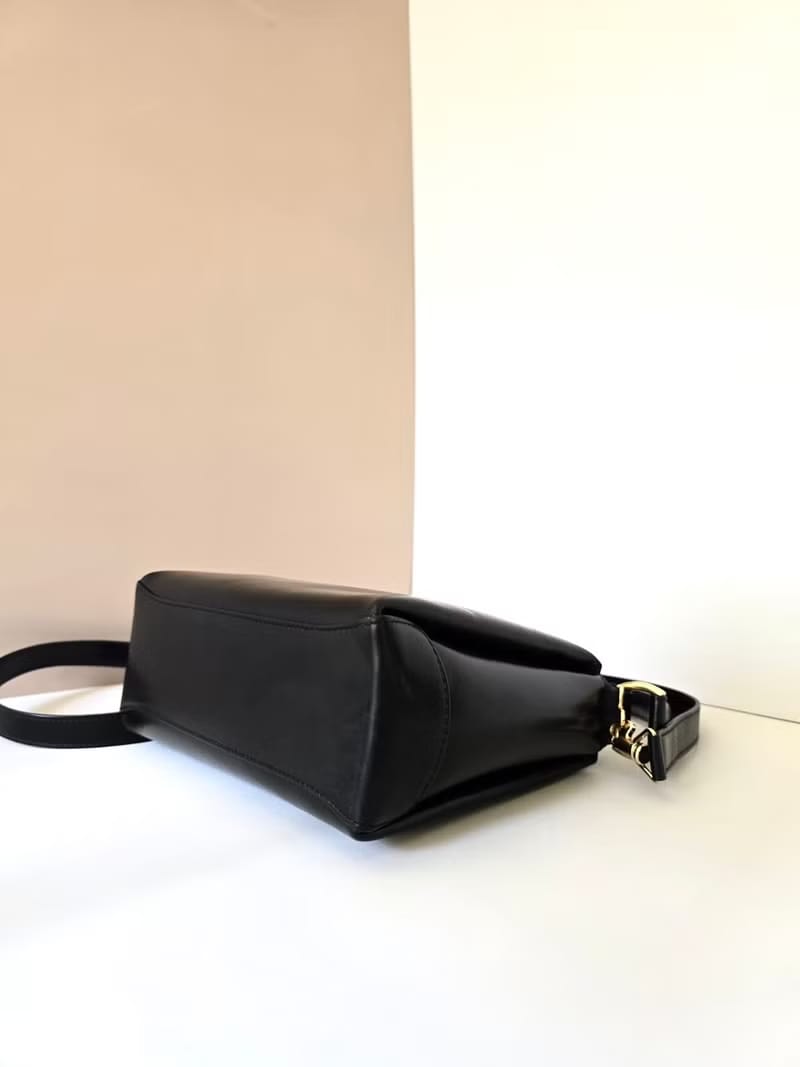 GUCCI black bamboo leather antique box shoulder bag/side bag/oblique bag
