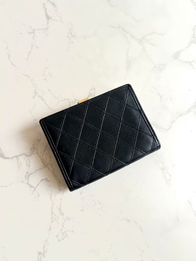 Chanel 黑色小羊皮革口金包/中夾/銀包/短夾