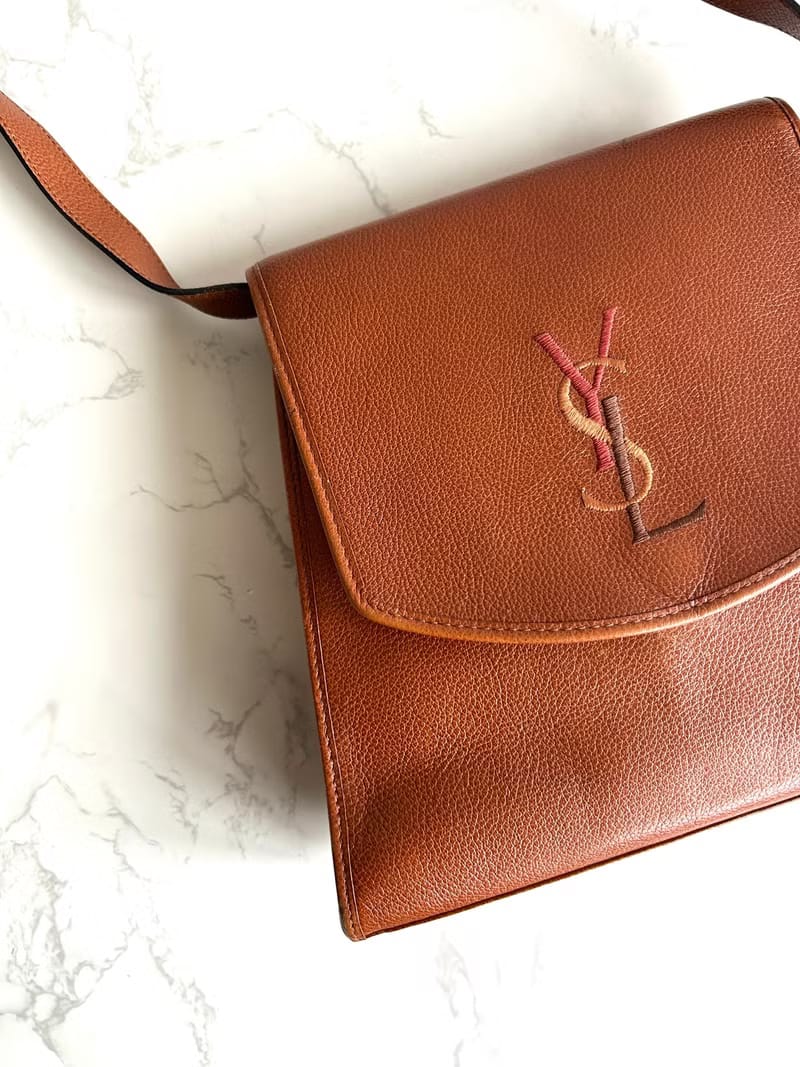 YSL Yves Saint Laurent駝色刺繡翻蓋包/斜背包/單肩包/側背包