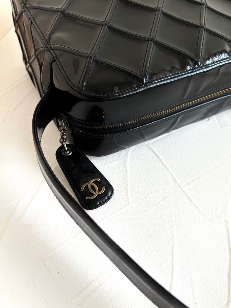 Pre-owned Chanel Black Gold-tone Matelassé Patent Leather Small Box Shoulder Bag