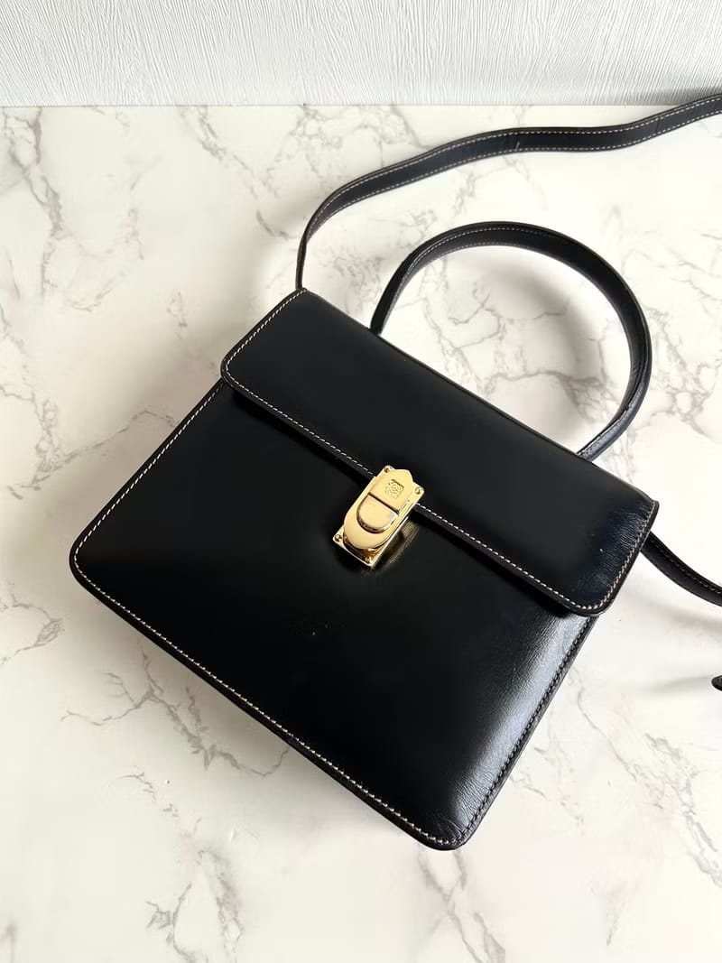 Loewe黑金色凱莉包/單肩包/斜背包