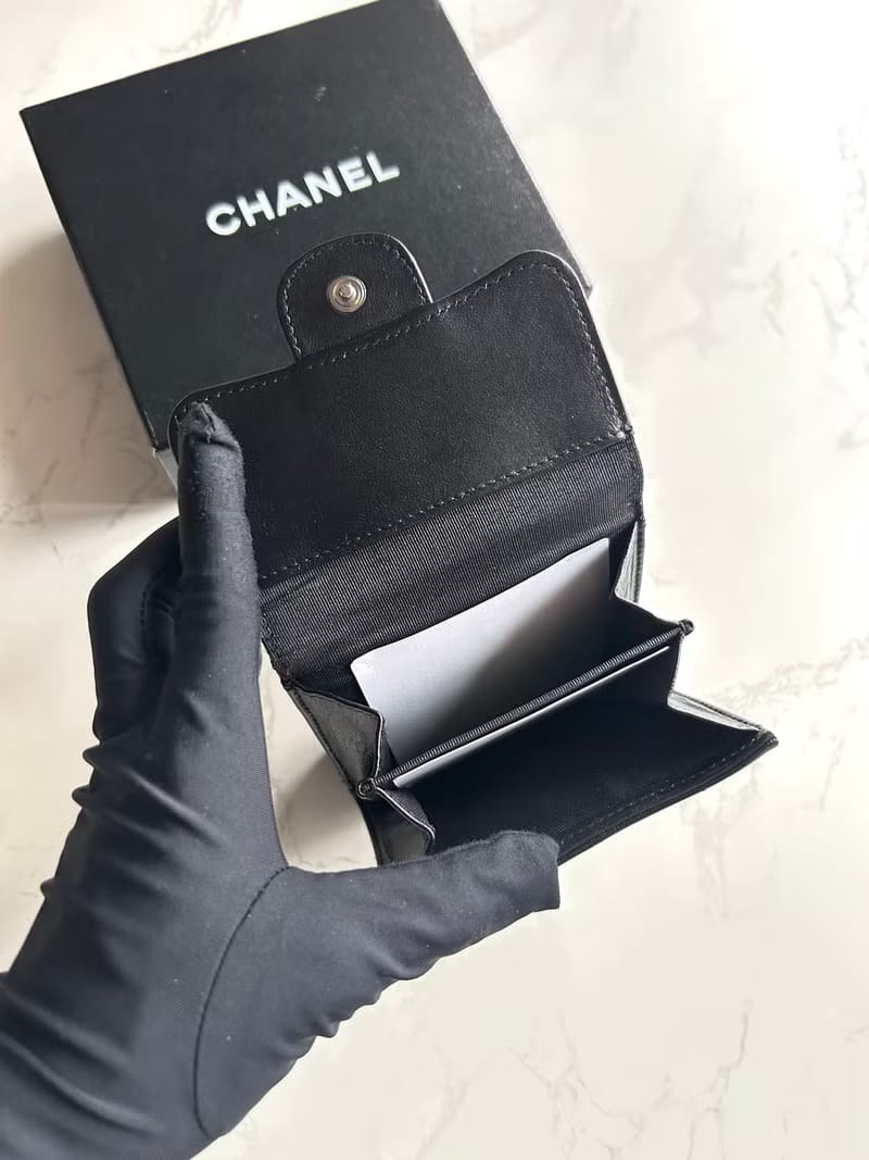 Chanel Double-Sided Black and Silver Lambskin Short Wallet/Wallet/Medium Wallet