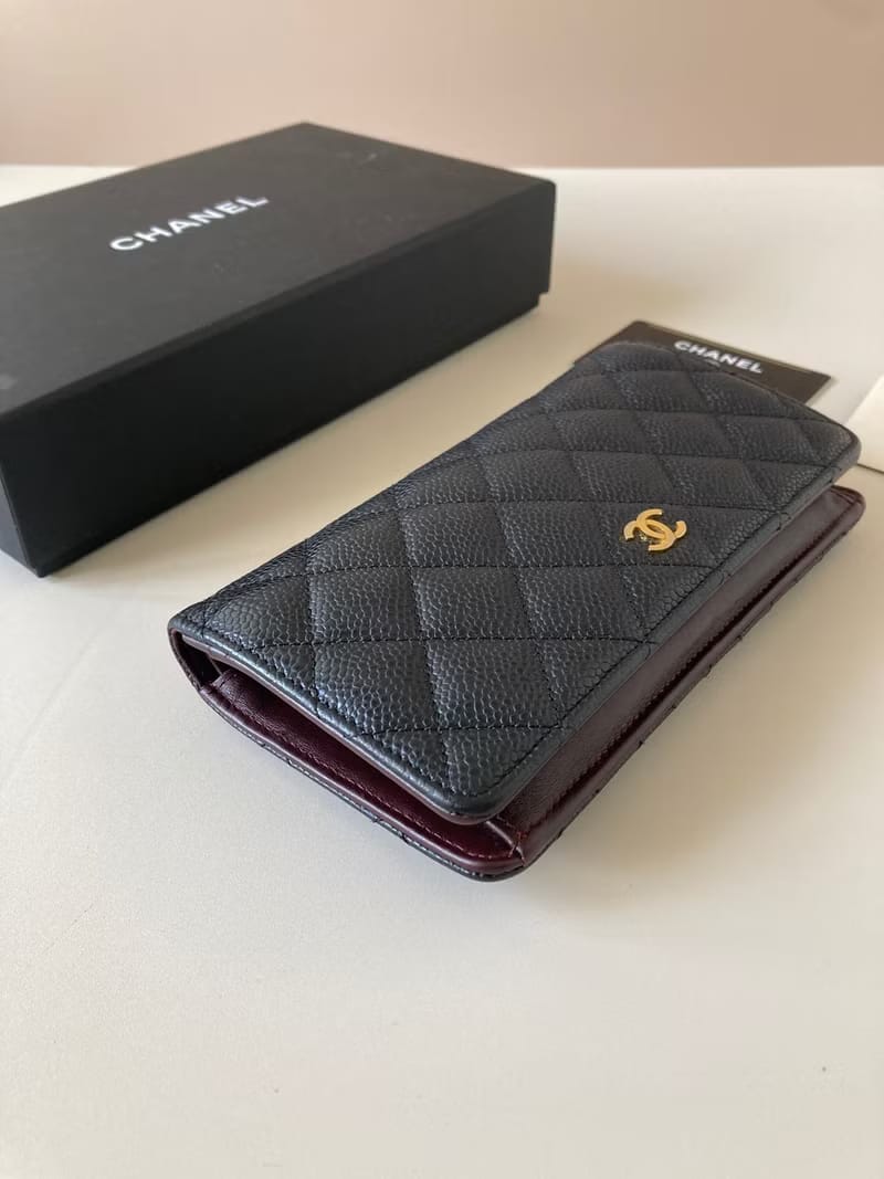 Chanel黑色金扣魚子醬皮革長夾錢包