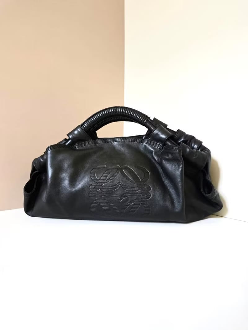 Loewe黑色壓紋納帕包/手提包