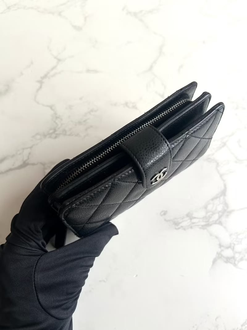 Chanel黑銀扣魚子醬皮革中夾/錢包/皮夾/卡片/零錢包