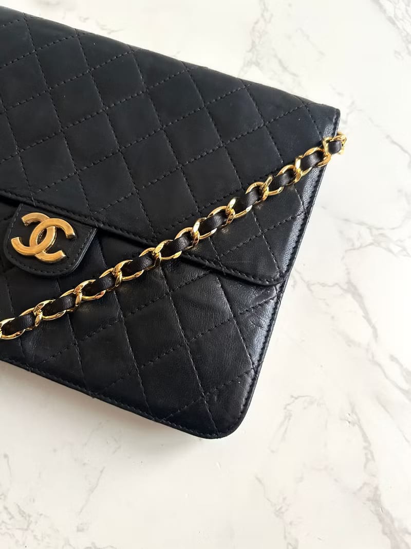 Chanel Black and Gold 22 Matelassé Flap Bag/Crossbody Bag/Shoulder Bag