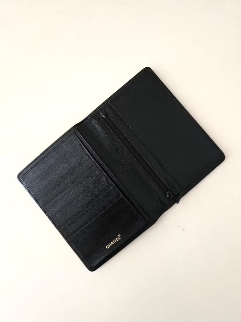 Chanel黑色皮革中短夾/旅行護照套/錢包