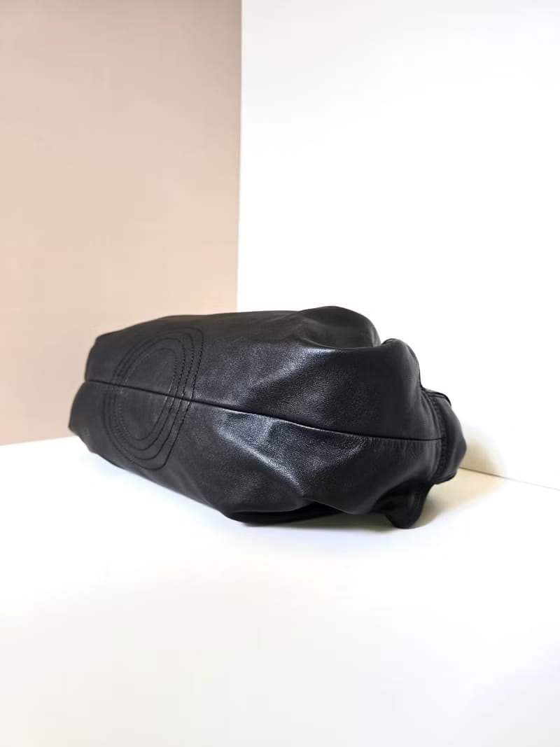 Loewe黑色壓紋納帕包/手提包