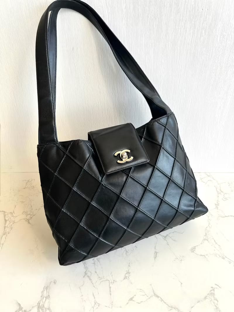 Chanel黑銀旋轉扣華夫餅凱莉包/單肩包/側背包