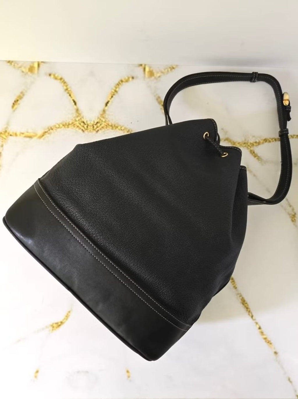 Loewe 黑金雕刻水桶包/單肩包/斜背包/側背包