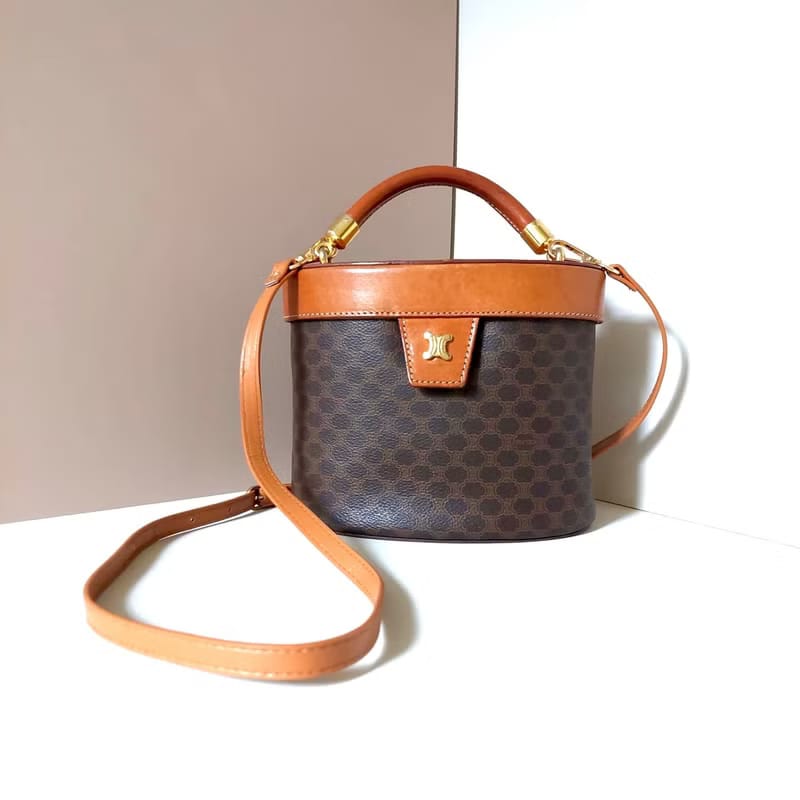 Celine coffee-colored old flower leather cosmetic chain shoulder bag/side bag/oblique bag