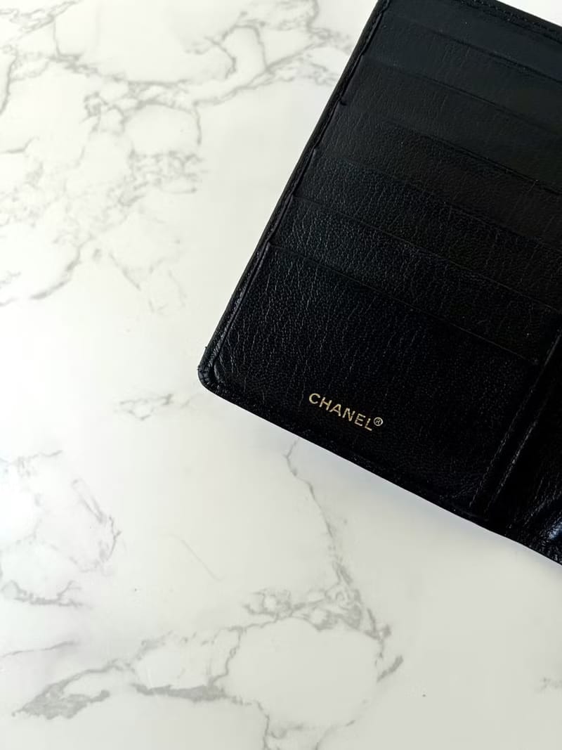 Chanel黑色皮革中短夾/旅行護照套/錢包