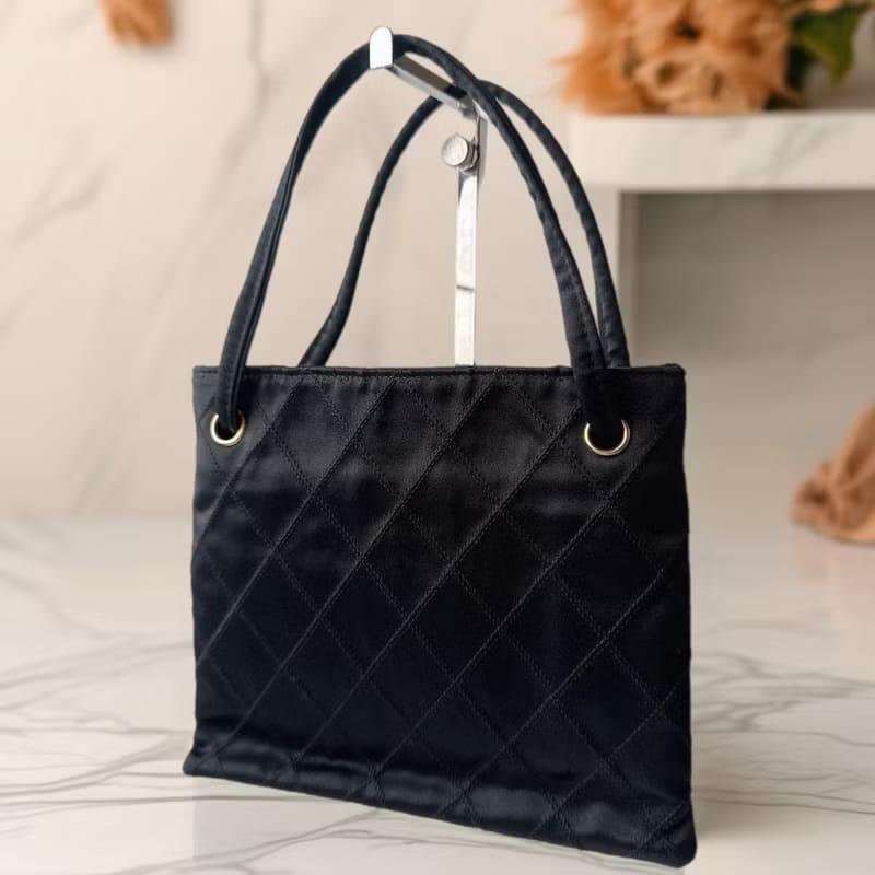 Chanel黑色格紋水鑽托特包