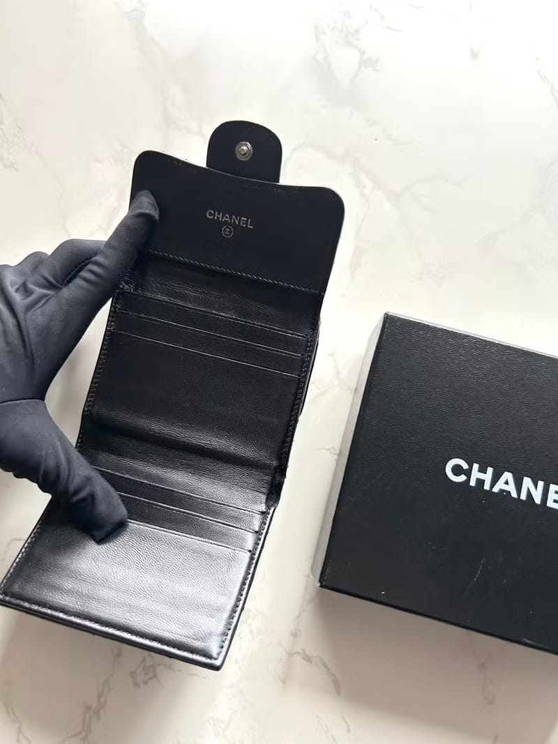 Chanel雙面黑銀色小羊皮革短夾/皮夾 錢包/中夾