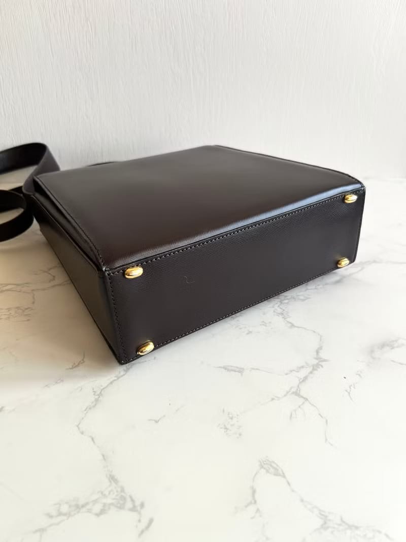 Celine咖啡色旋轉扣盒子包/斜背包/單肩包/側背包