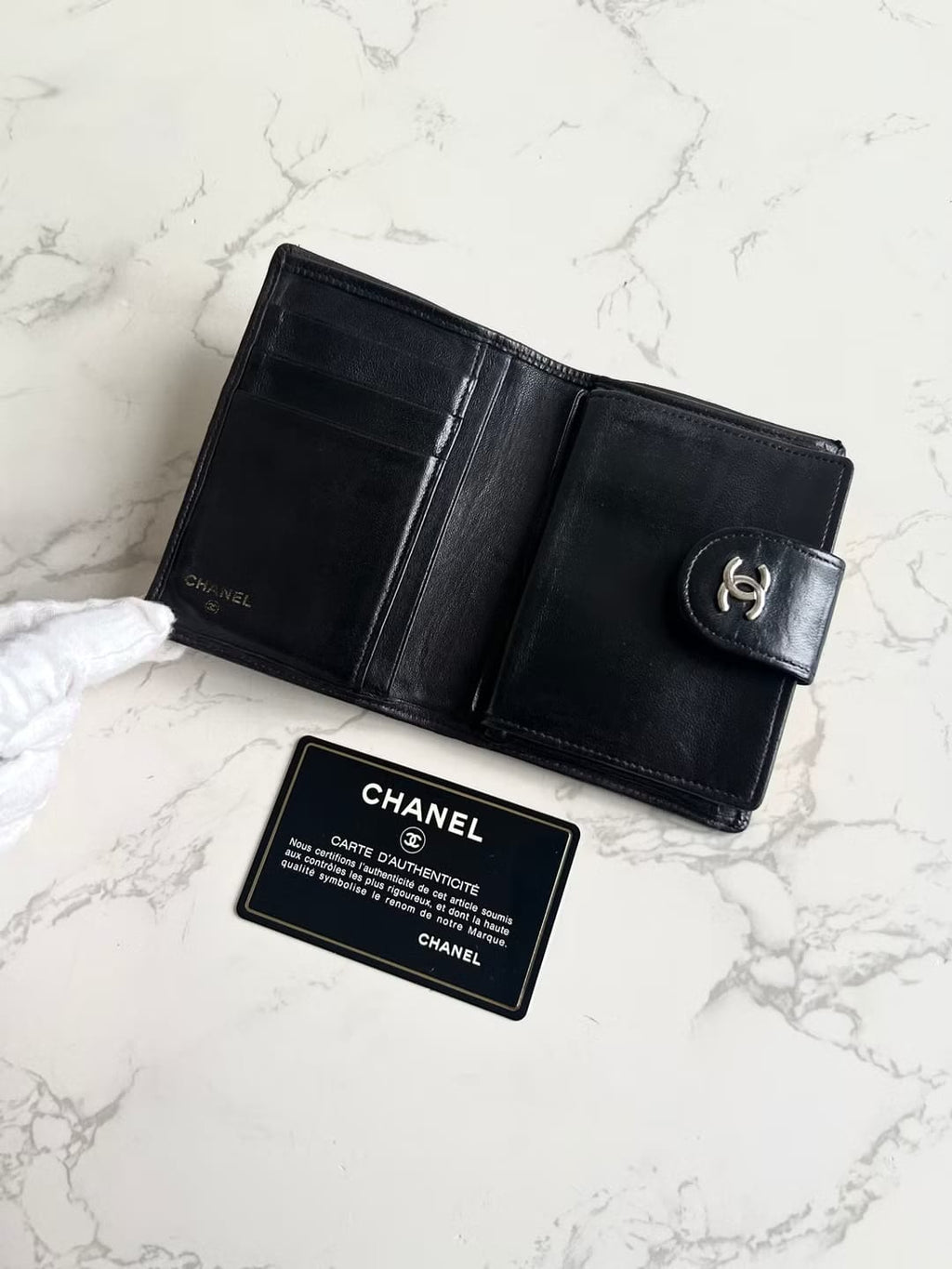 Chanel Black Lambskin Kiss Lock Pouch/Medium Wallet/Wallet/Small Wallet