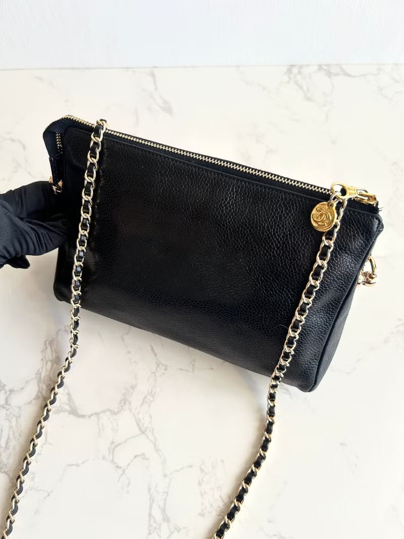 Chanel黑色魚子醬皮革斜背包/單肩包/側背包