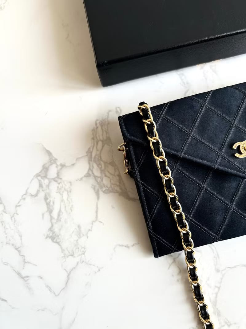 Chanel 黑色絲絹水鑽斜背包/單肩包/側背包