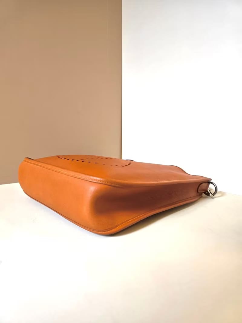 LA LUNE: Pre-owned Hermès Evelyne leather crossbody bag, shoulder bag