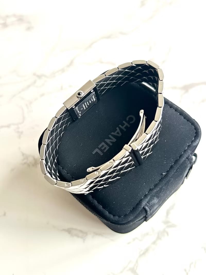 Chanel Metalaase 黑銀色中古石英錶/女裝腕錶