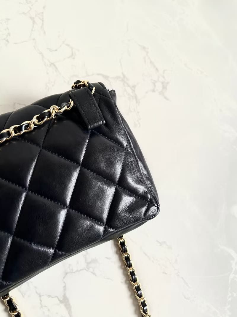 (客人訂金勿拍) Chanel黑色旋轉金扣單肩包/斜背包/側背包