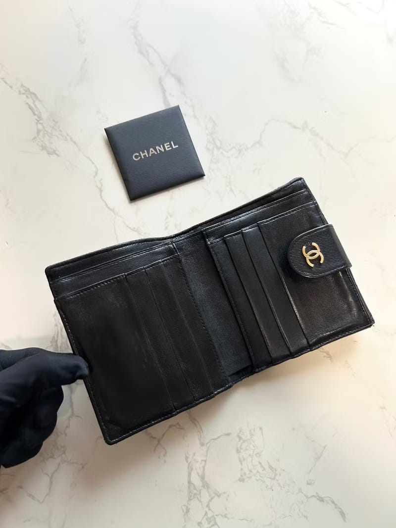 Chanel雙面魚子醬皮革Matelassé 黑色短夾/皮夾 錢包