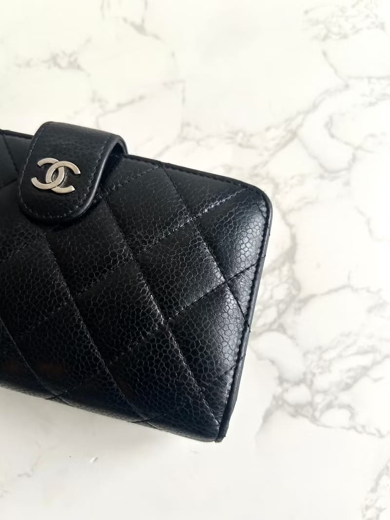 Chanel黑銀扣魚子醬皮革中夾/錢包/皮夾/卡片/零錢包