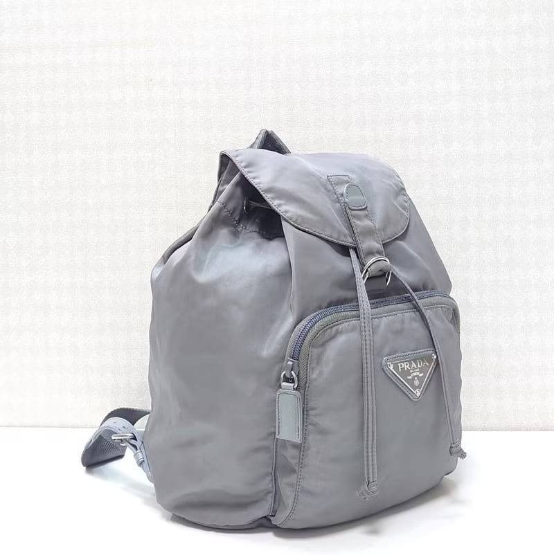 Prada 銀灰色銀標雙肩包/後背包/背囊